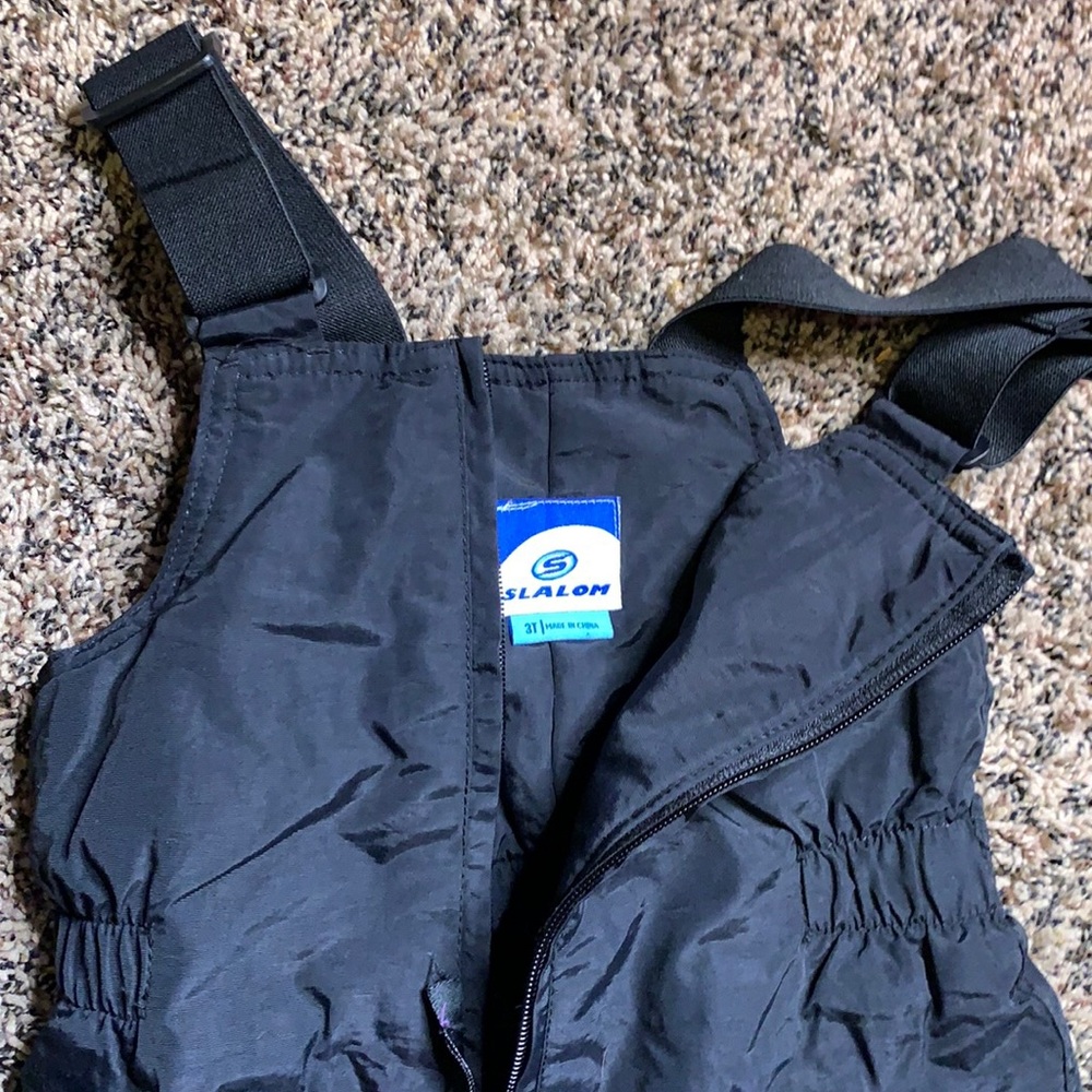3t Slalom black snowsuit. Like new